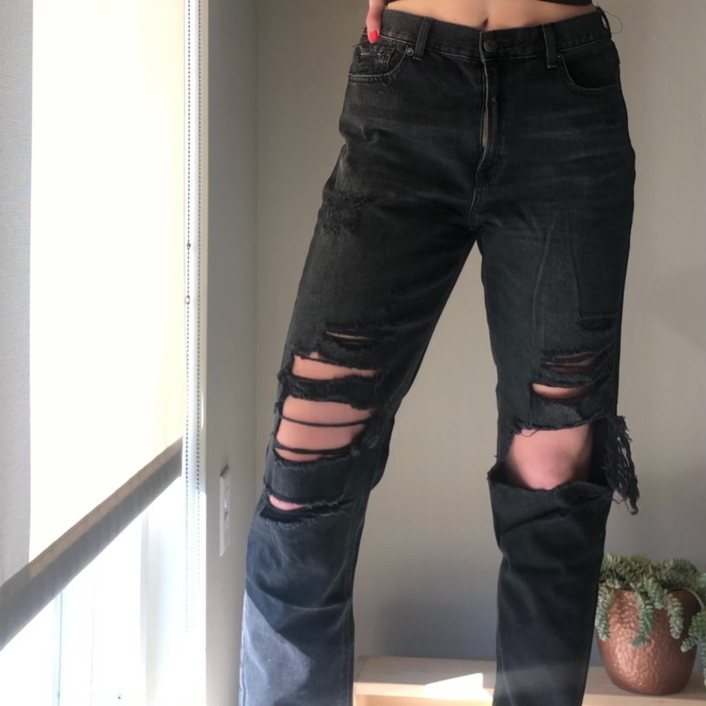 American Eagle Washed Black Mom Jean LONG